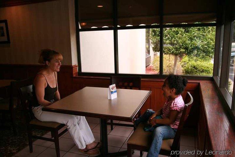 Quality Inn Lumberton Restaurant photo